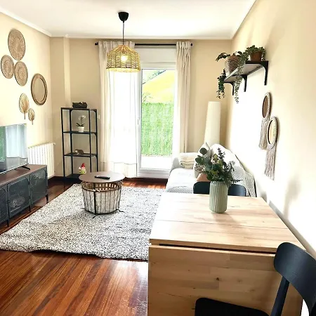 Reformado Con Piscina Y Jardin Gibaja