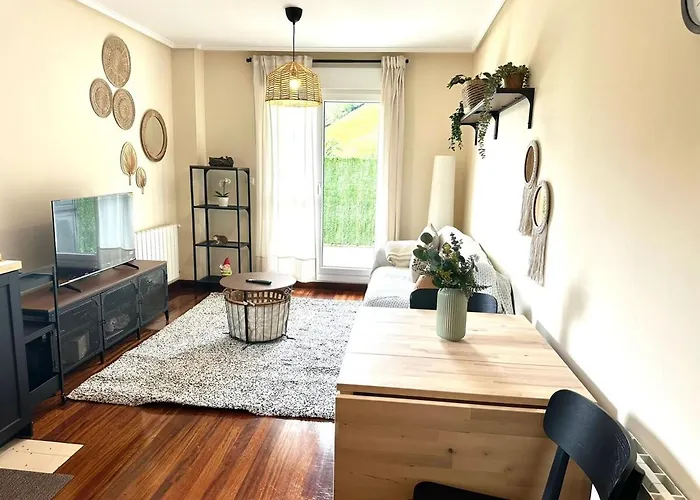 Reformado Con Piscina Y Jardin Gibaja