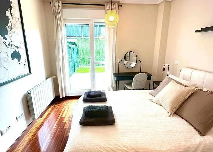 Reformado Con Piscina Y Jardin Gibaja