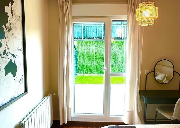 Reformado Con Piscina Y Jardin * Gibaja